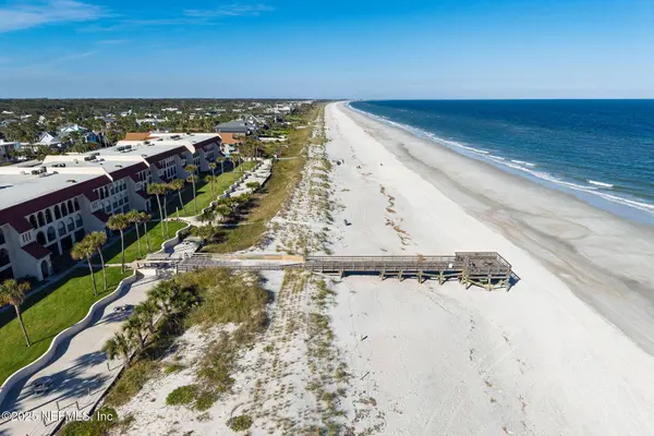 10 10TH ST #2, Atlantic Beach, FL 32233