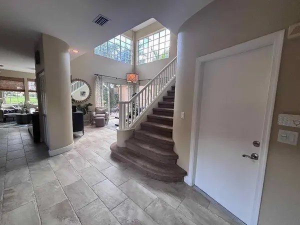 49 Vía Verona, Palm Beach Gardens, FL 33418
