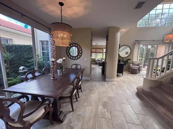 49 Vía Verona, Palm Beach Gardens, FL 33418
