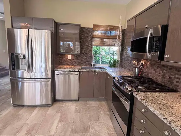 49 Vía Verona, Palm Beach Gardens, FL 33418