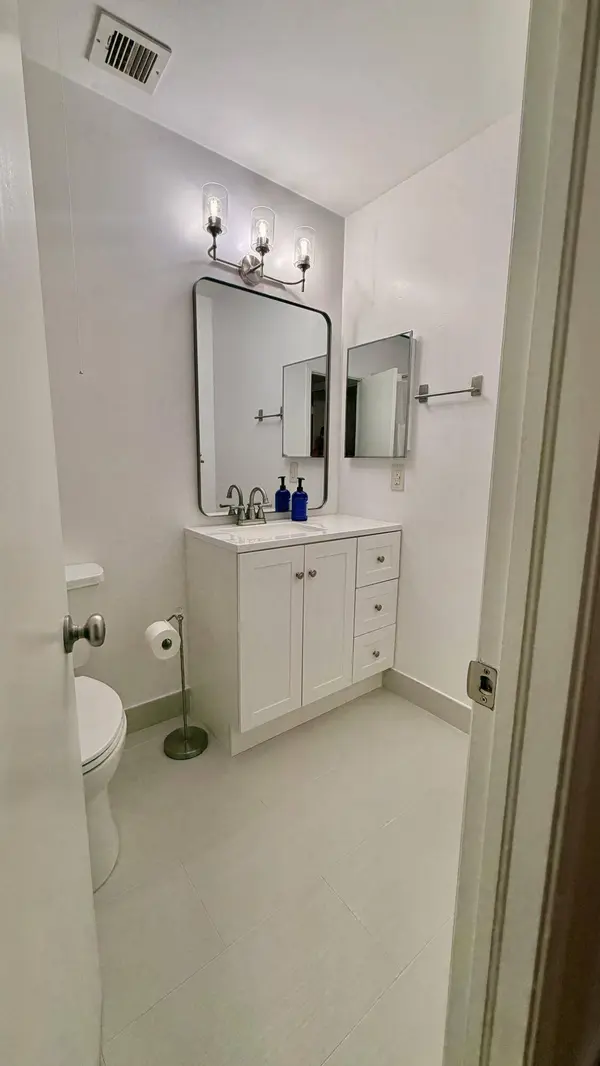 9121 E Highland Pines DR, Palm Beach Gardens, FL 33418