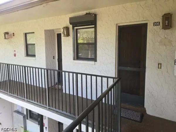 1733 Courtyard WAY #B205, Naples, FL 34112