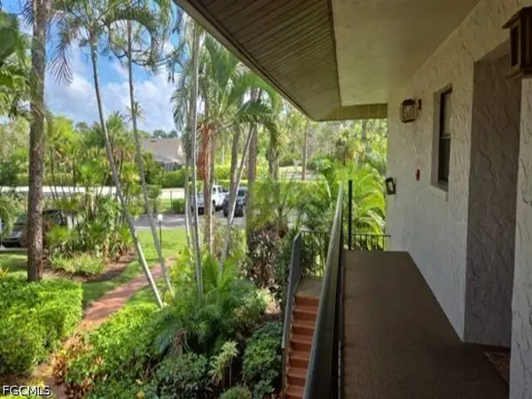 1733 Courtyard WAY #B205, Naples, FL 34112