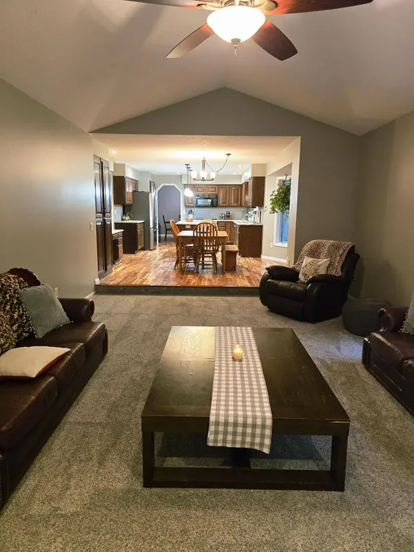 1435 138th AVE NW, Andover, MN 55304