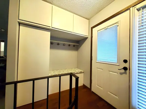 4504 Laramie TRL, Minnetonka, MN 55345