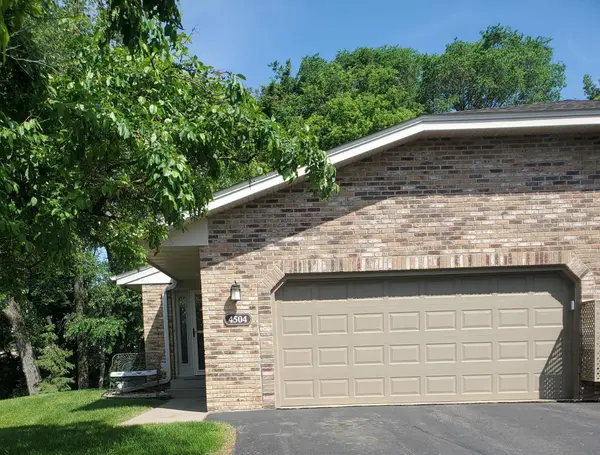 4504 Laramie TRL, Minnetonka, MN 55345