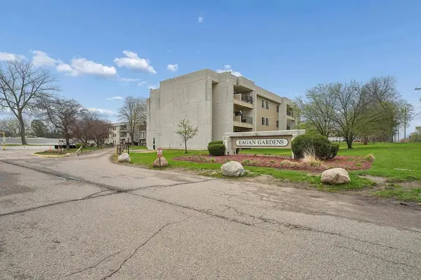 4110 Rahn RD #323, Saint Paul, MN 55122