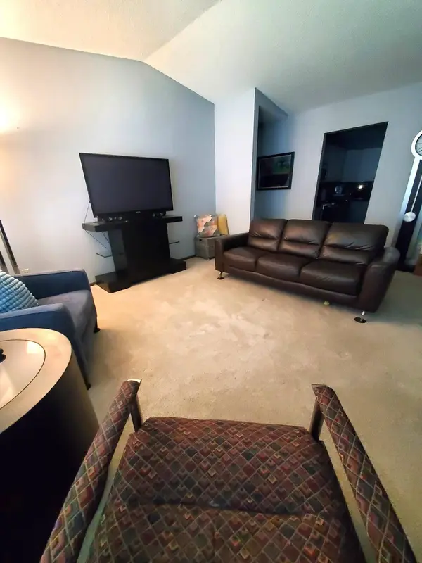 4504 Laramie TRL, Minnetonka, MN 55345