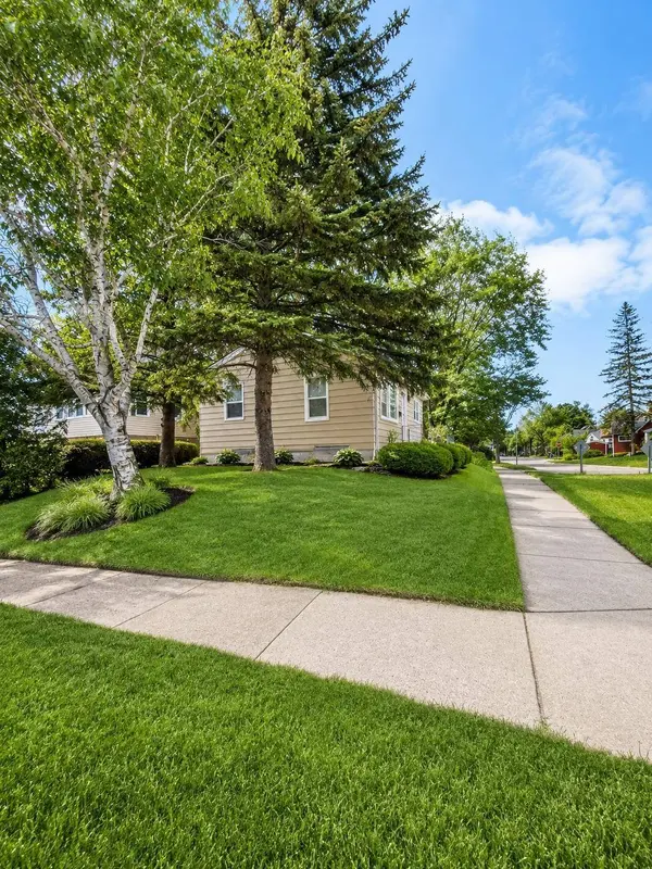 575 Nebraska AVE E, Saint Paul, MN 55130