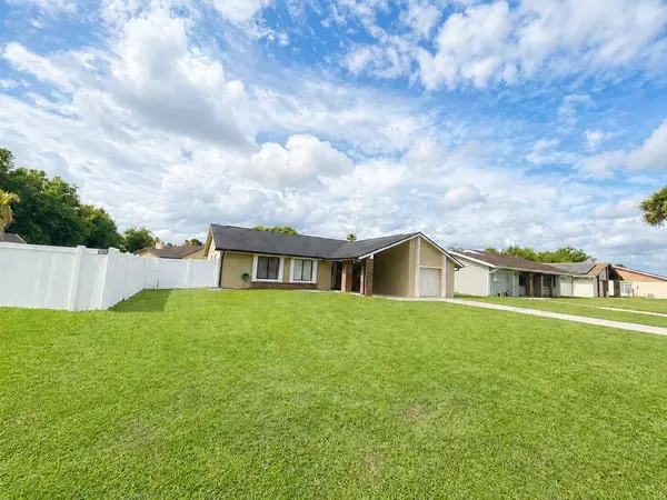 17 S FLAG DR, Kissimmee, FL 34759