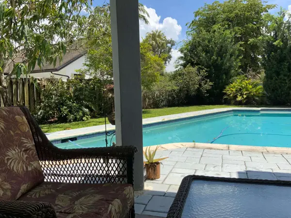 621 SW 101st AVE, Plantation, FL 33324