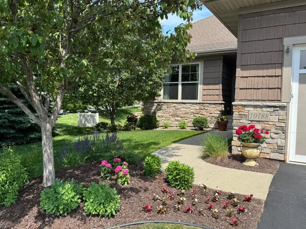 10788 Lyndale Bluffs TRL, Minneapolis, MN 55420