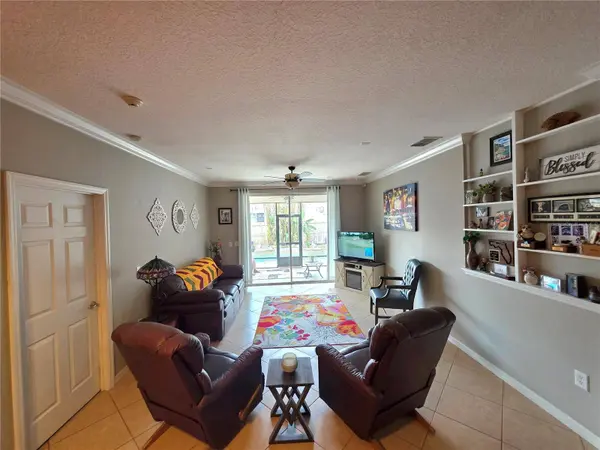 25147 IRONWEDGE DR, Sorrento, FL 32776