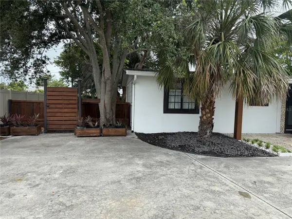 907 FRUITLAND AVE, Bradenton, FL 34207