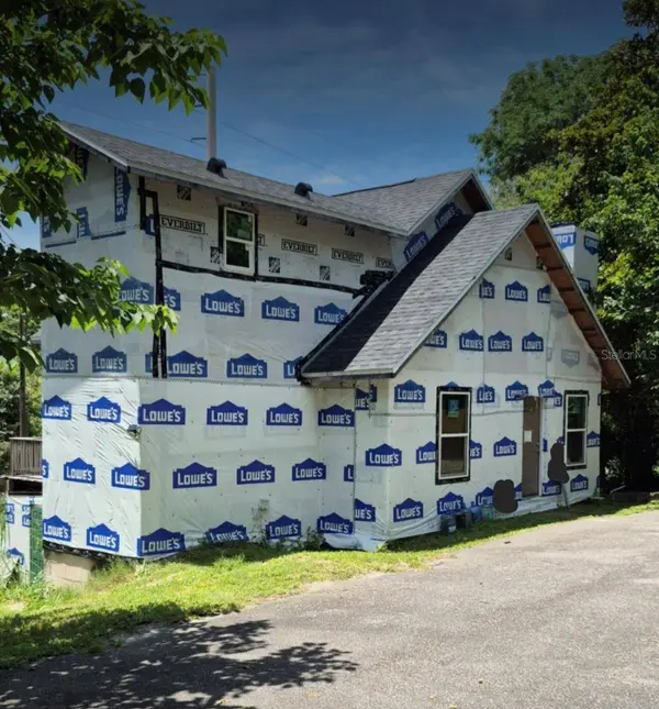 5230 PARK AVE, De Leon Springs, FL 32130