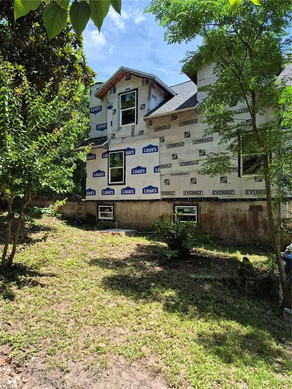 5230 PARK AVE, De Leon Springs, FL 32130