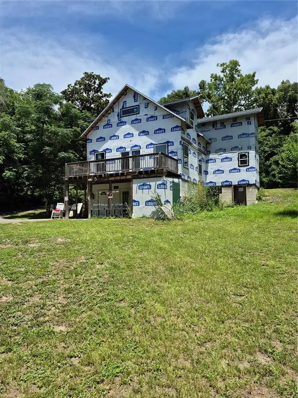 5230 PARK AVE, De Leon Springs, FL 32130