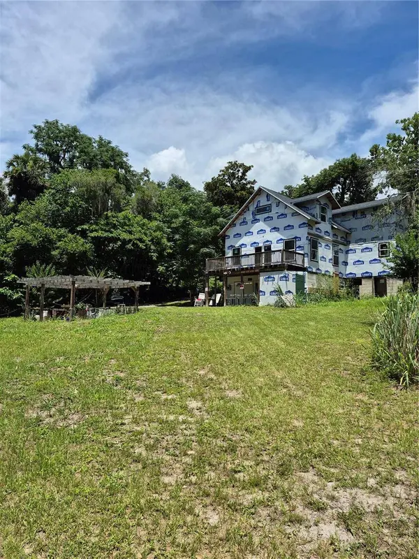 5230 PARK AVE, De Leon Springs, FL 32130