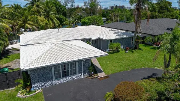 19885 NE 22nd AVE, Miami, FL 33180
