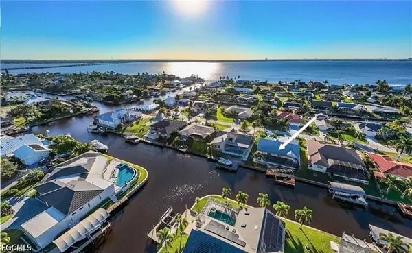 2317 SE 27th ST, Cape Coral, FL 33904