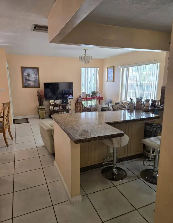 11302 SW 7th ST, Miami, FL 33174