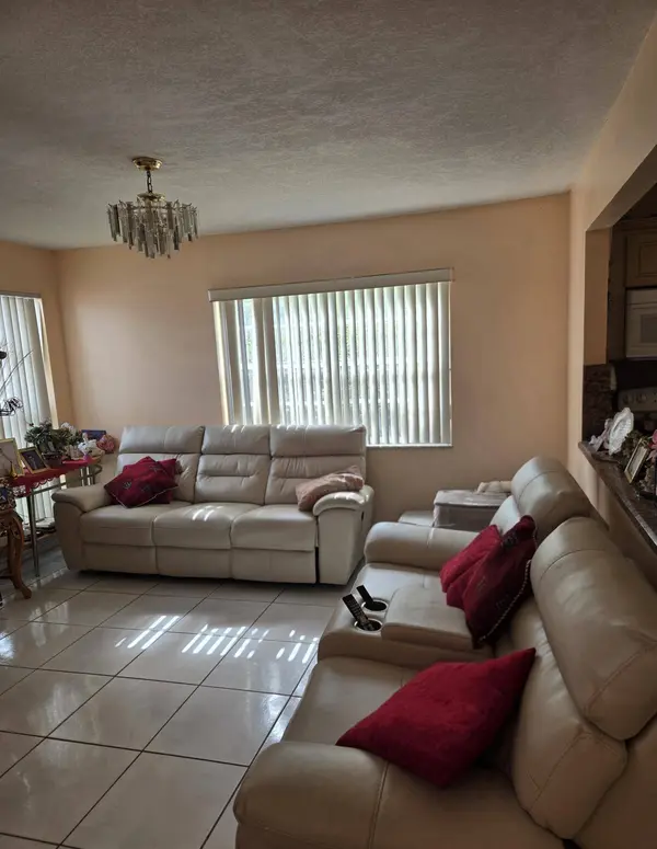 11302 SW 7th ST, Miami, FL 33174
