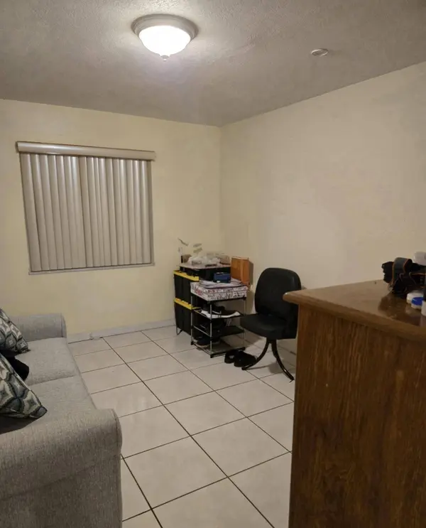 11302 SW 7th ST, Miami, FL 33174