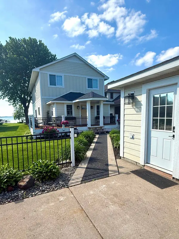 21760 Ideal AVE N, Forest Lake, MN 55025