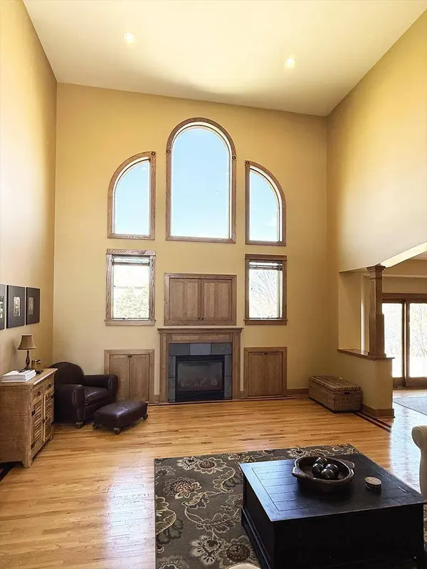 1633 Dupre RD, Hugo, MN 55038