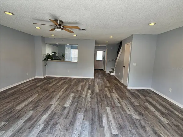 13817 STONE MILL WAY, Tampa, FL 33613