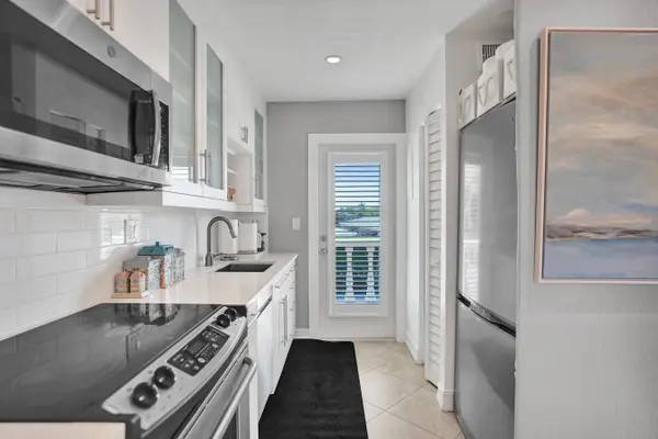 60 Venetian DR #205n, Delray Beach, FL 33483