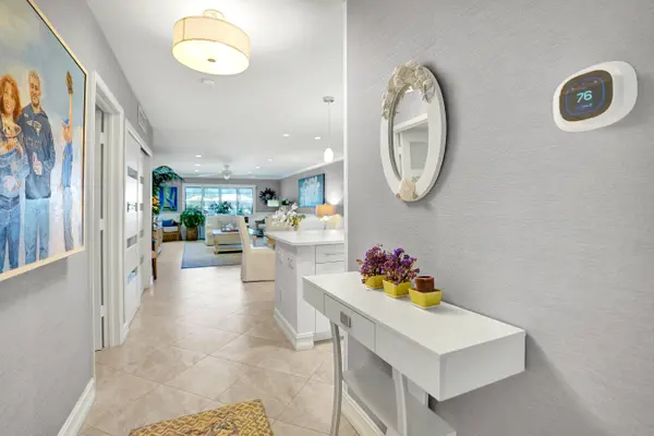 60 Venetian DR #205n, Delray Beach, FL 33483