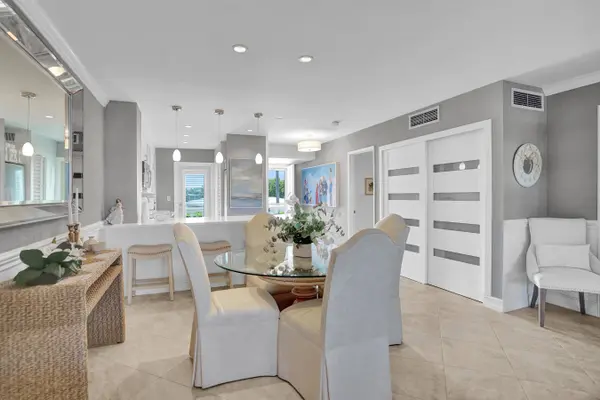 60 Venetian DR #205n, Delray Beach, FL 33483
