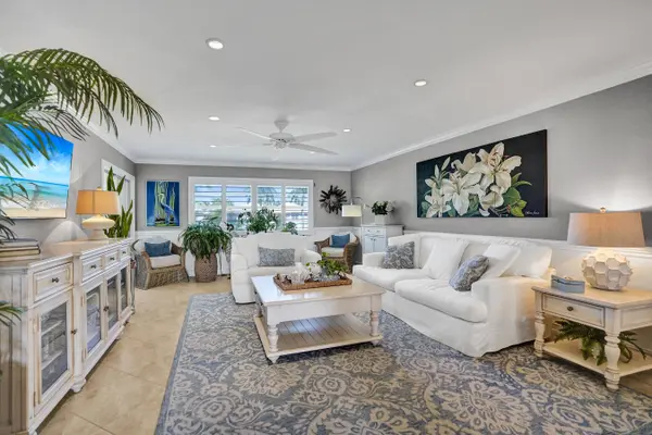 60 Venetian DR #205n, Delray Beach, FL 33483