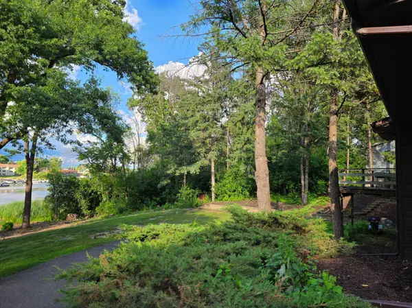 6668 Rustic RD SE, Prior Lake, MN 55372