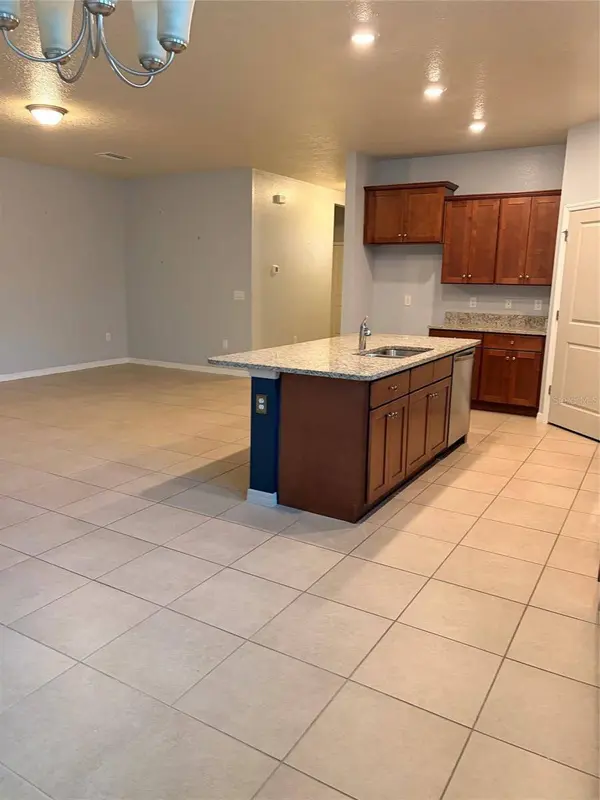 12374 EASTPOINTE DR, Dade City, FL 33525