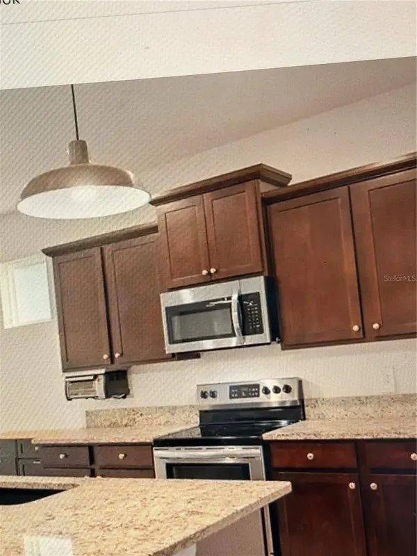 12374 EASTPOINTE DR, Dade City, FL 33525