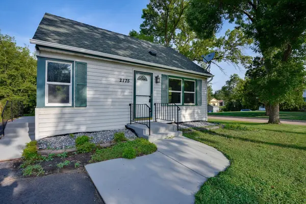2775 Larch LN N, Minneapolis, MN 55441