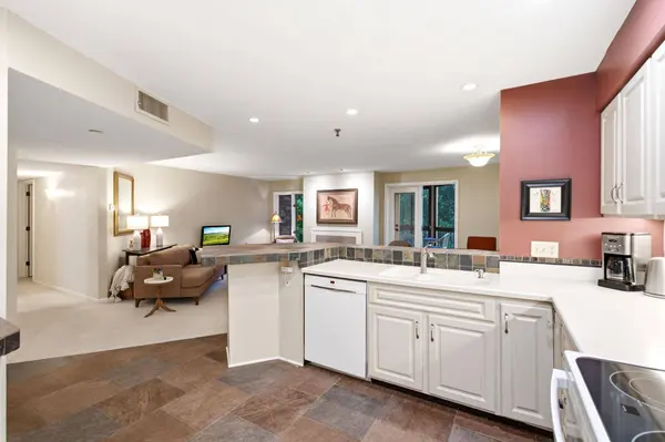 14319 Stewart LN #207, Minnetonka, MN 55345
