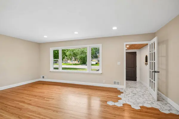 6927 Nicollet AVE, Minneapolis, MN 55423