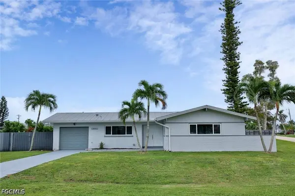404 El Dorado Pkwy E, Cape Coral, FL 33904
