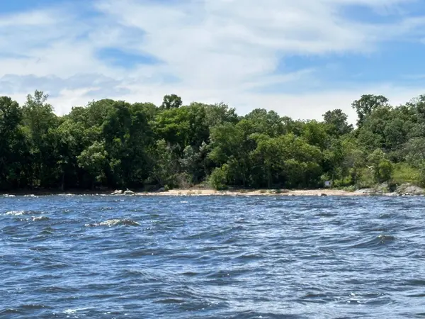 06-3642-000 Little Oak, Angle Inlet, MN 56711