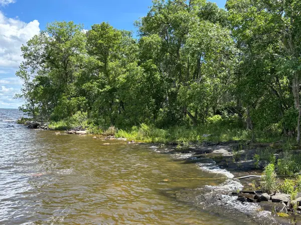 06-3642-000 Little Oak, Angle Inlet, MN 56711