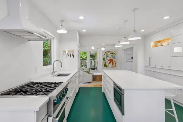 91 Mid Oaks LN, Saint Paul, MN 55113