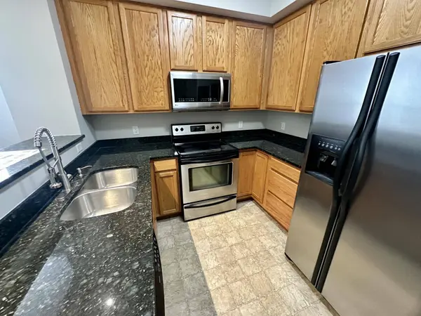 150 E Burnsville Pkwy #101, Burnsville, MN 55337