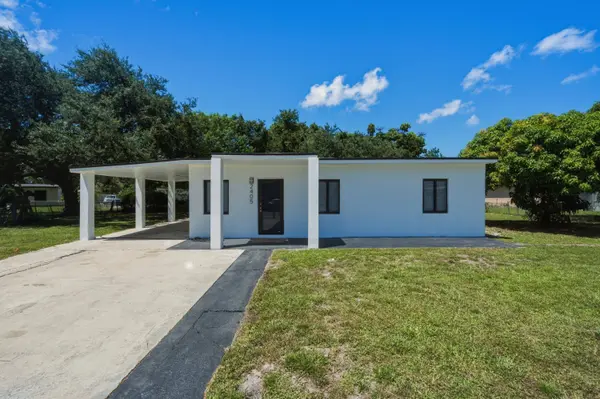 2405 NW 159th RD, Miami Gardens, FL 33054