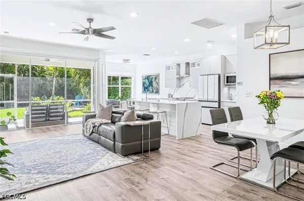 8324 Laurel Lakes BLVD, Naples, FL 34119