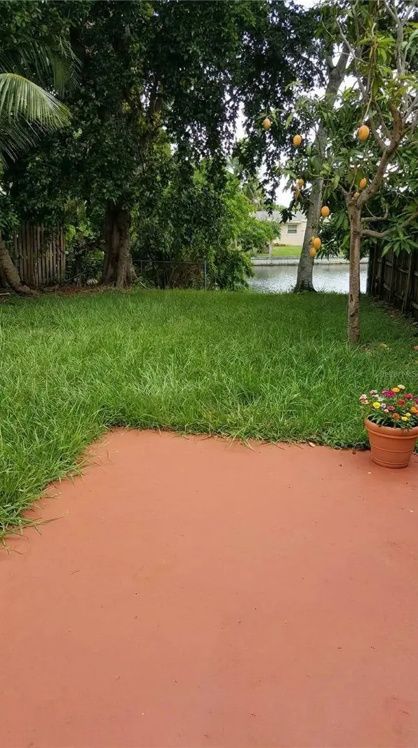 6534 HARBOUR RD, North Lauderdale, FL 33068