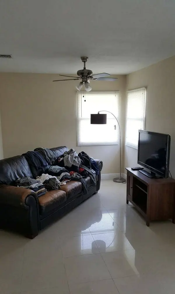 6534 HARBOUR RD, North Lauderdale, FL 33068
