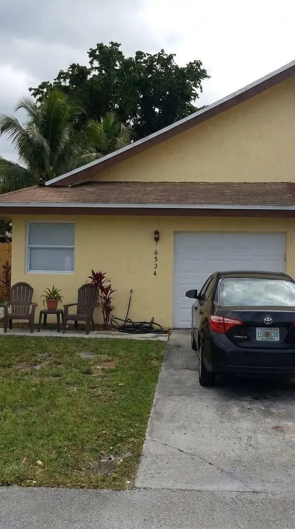 6534 HARBOUR RD, North Lauderdale, FL 33068